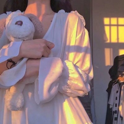 沉默不语的顾小姐